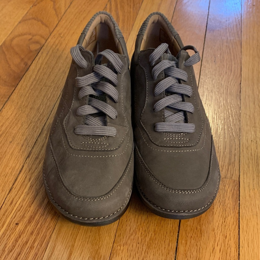 Clarks Apple T Taupe Nubuck Women's Shoes